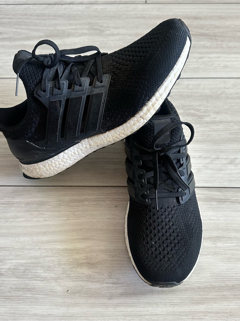 Adidas Ultraboost 5.0 DNA – Men’s Size 10